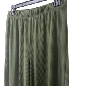 High-waisted Green Ribbed Wide Leg Lounge Pants